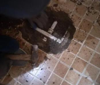 晋宁卫生间漏水维修公司为您分享下卫生间渗水如何处理及注意事项